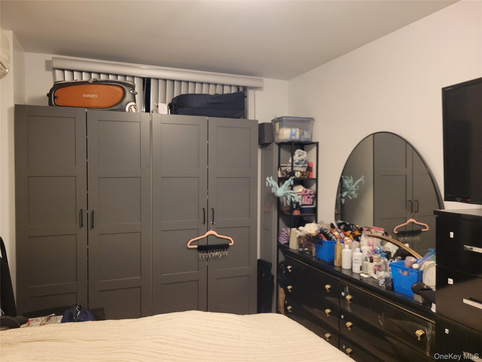 70-65 Queens Blvd # 3L, Woodside, NY 11377