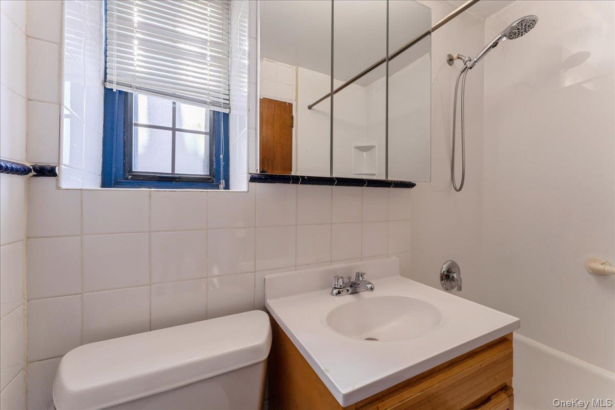 7811 Main Street # 1G, Flushing, NY 11367