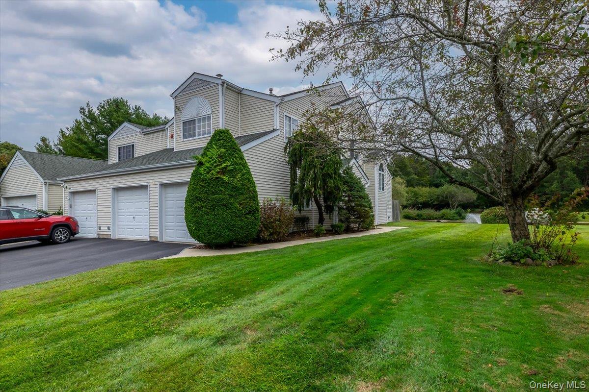 193 Gothic Circle, Manorville, NY 11949