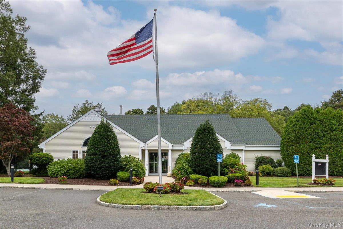 193 Gothic Circle, Manorville, NY 11949