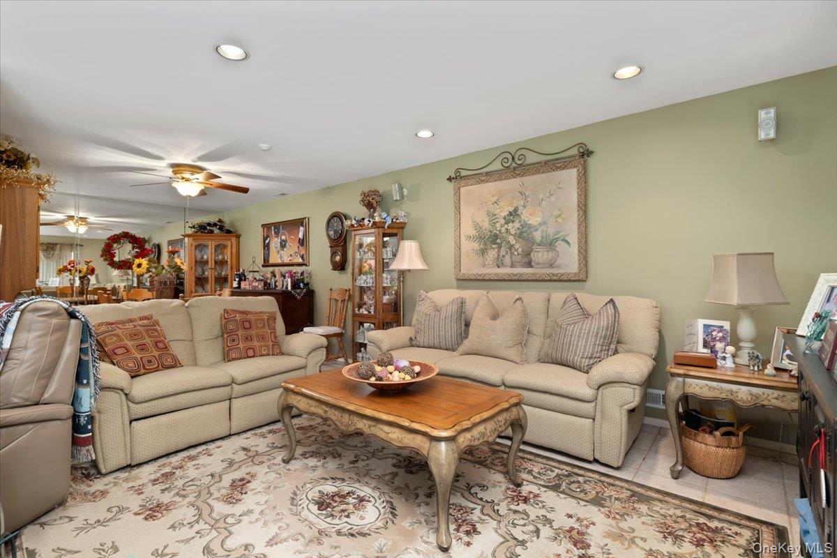 193 Gothic Circle, Manorville, NY 11949