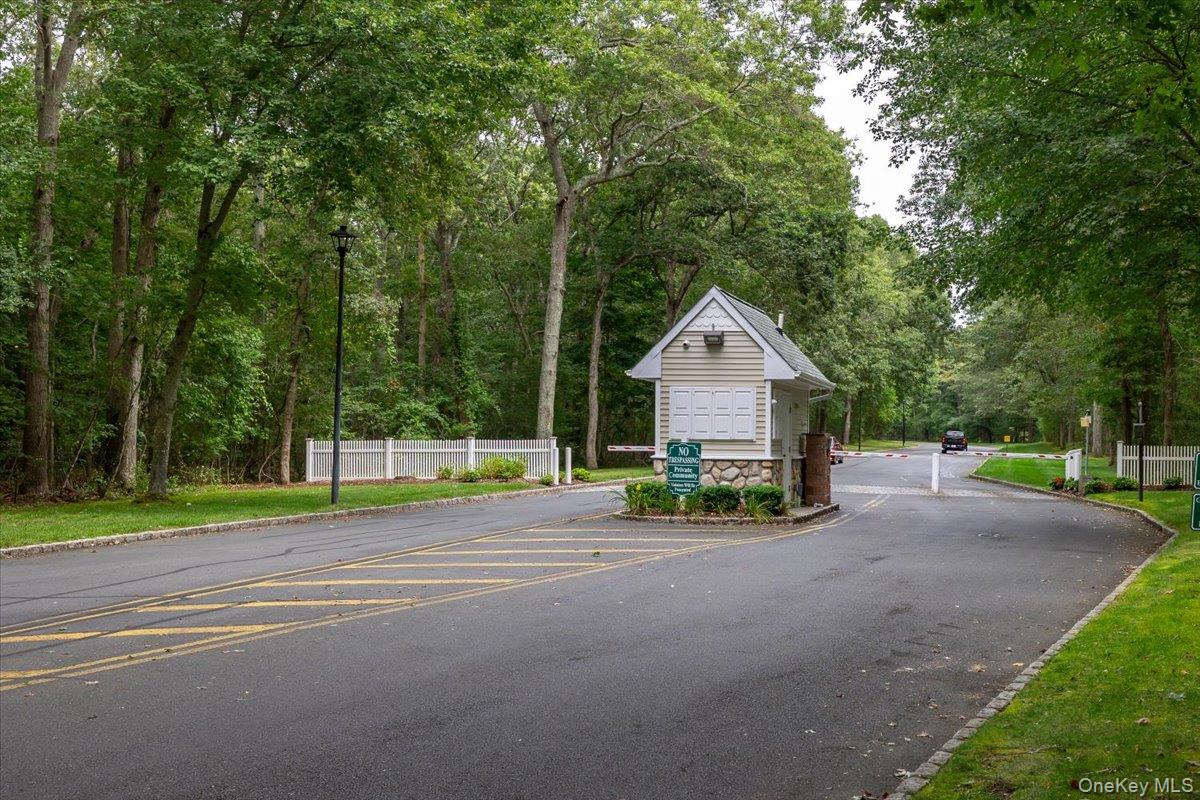 193 Gothic Circle, Manorville, NY 11949