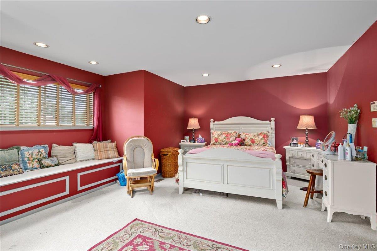 193 Gothic Circle, Manorville, NY 11949