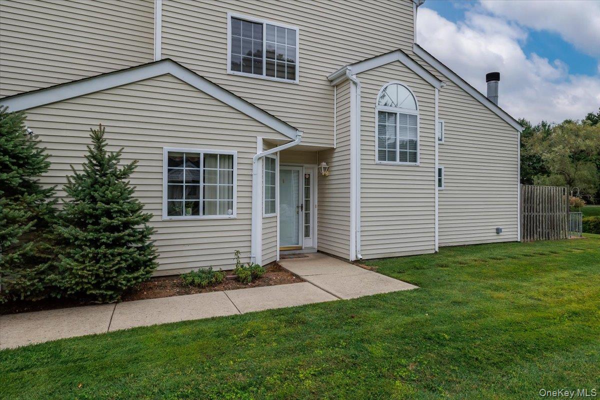 193 Gothic Circle, Manorville, NY 11949