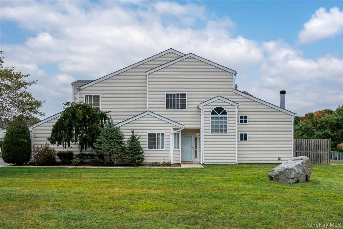 193 Gothic Circle, Manorville, NY 11949