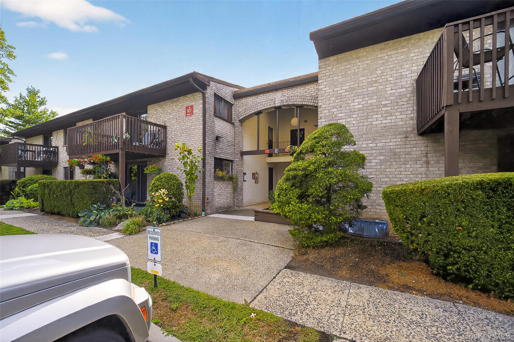 4 Secora # E2, Monsey, NY 10952