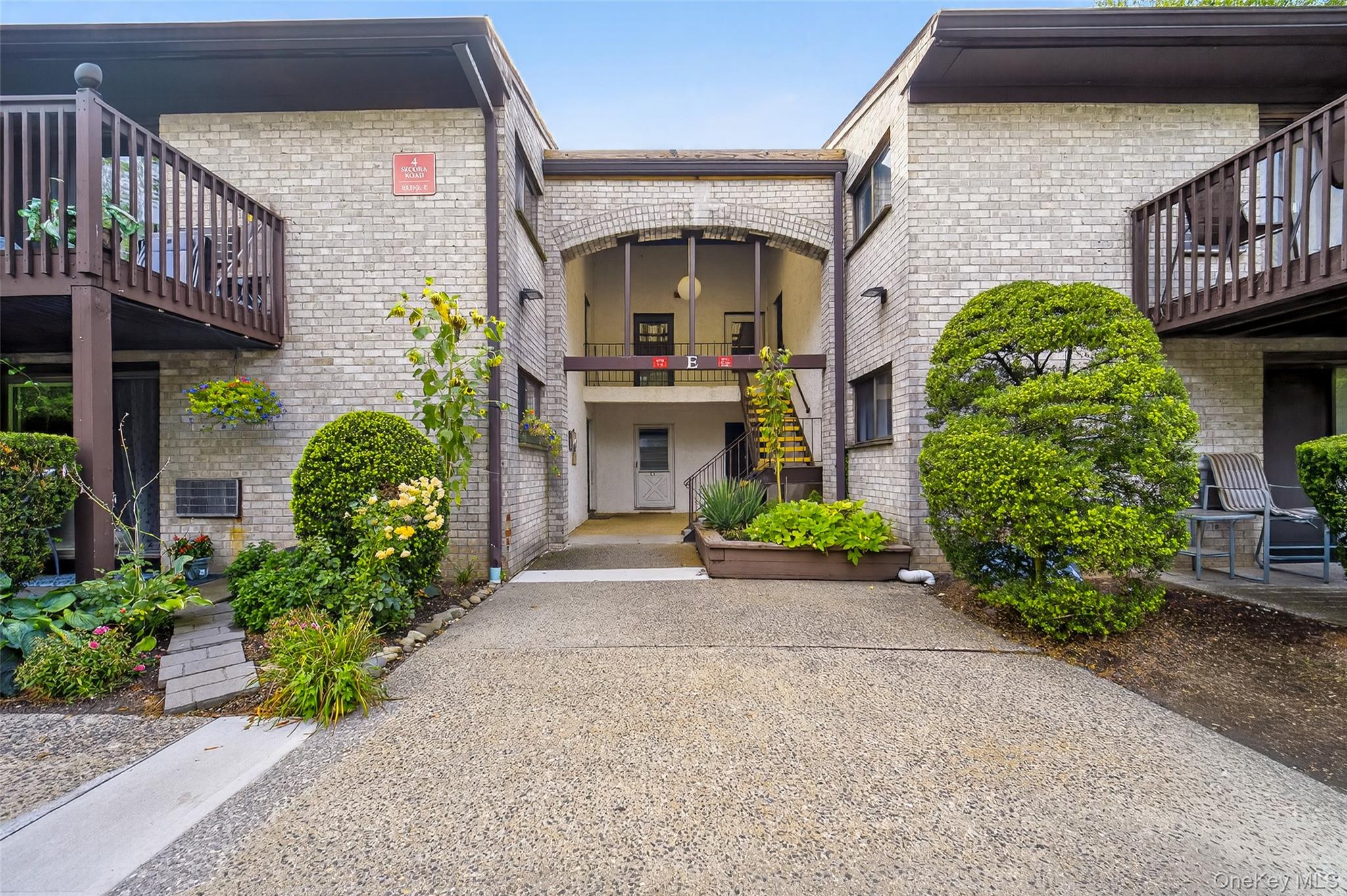 4 Secora # E2, Monsey, NY 10952