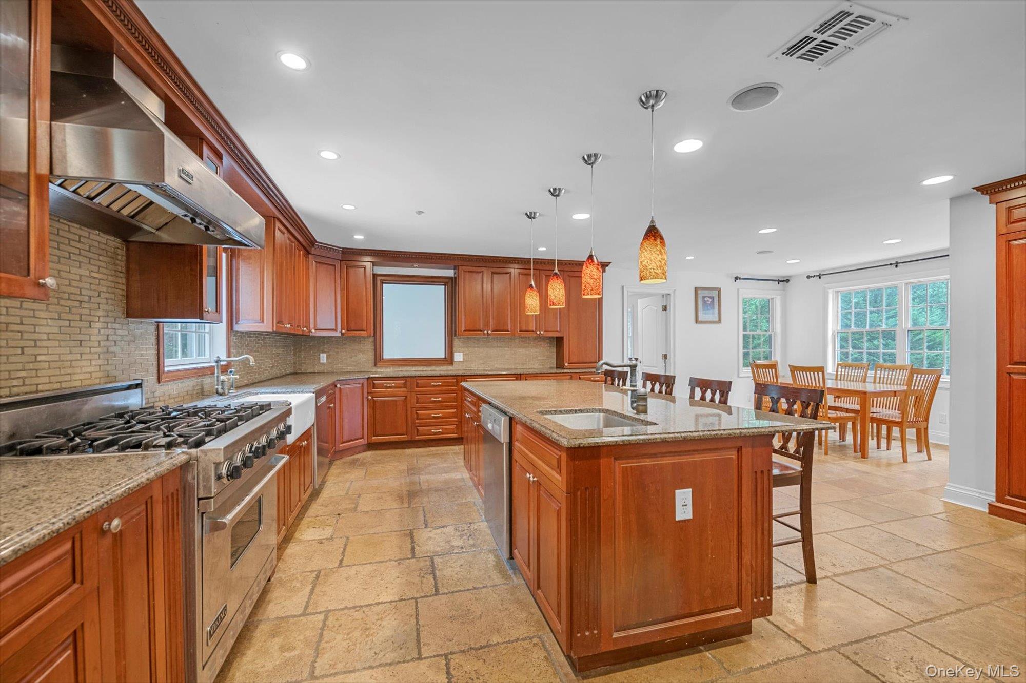 87 Arleigh Road, Great Neck, NY 11021