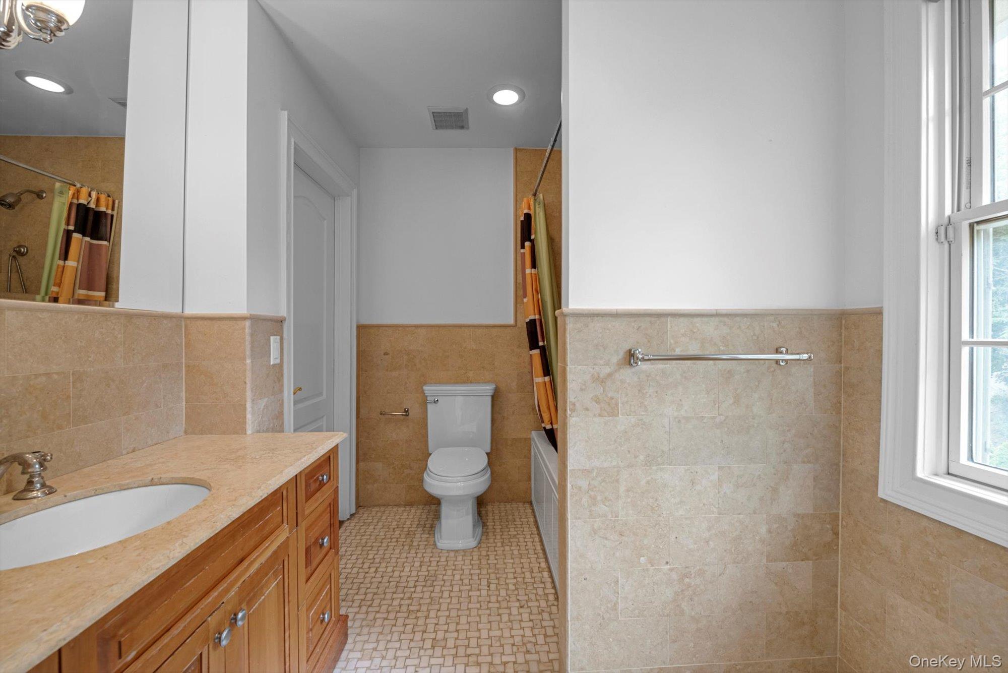 87 Arleigh Road, Great Neck, NY 11021