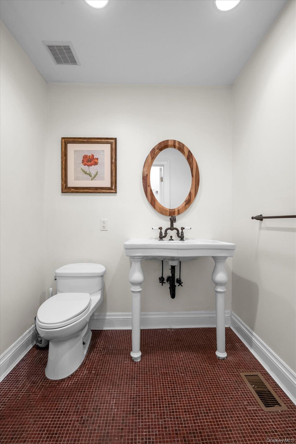 87 Arleigh Road, Great Neck, NY 11021