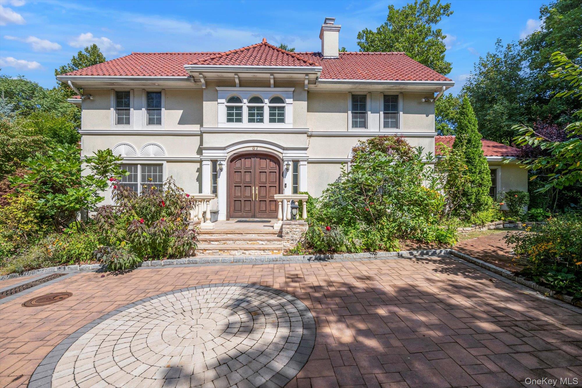 87 Arleigh Road, Great Neck, NY 11021