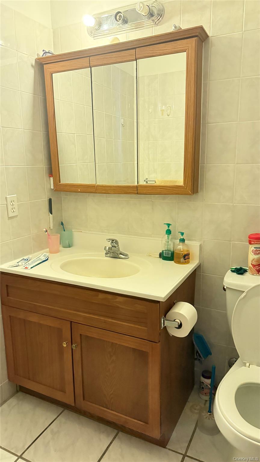 9461 43rd Avenue, Elmhurst, NY 11373