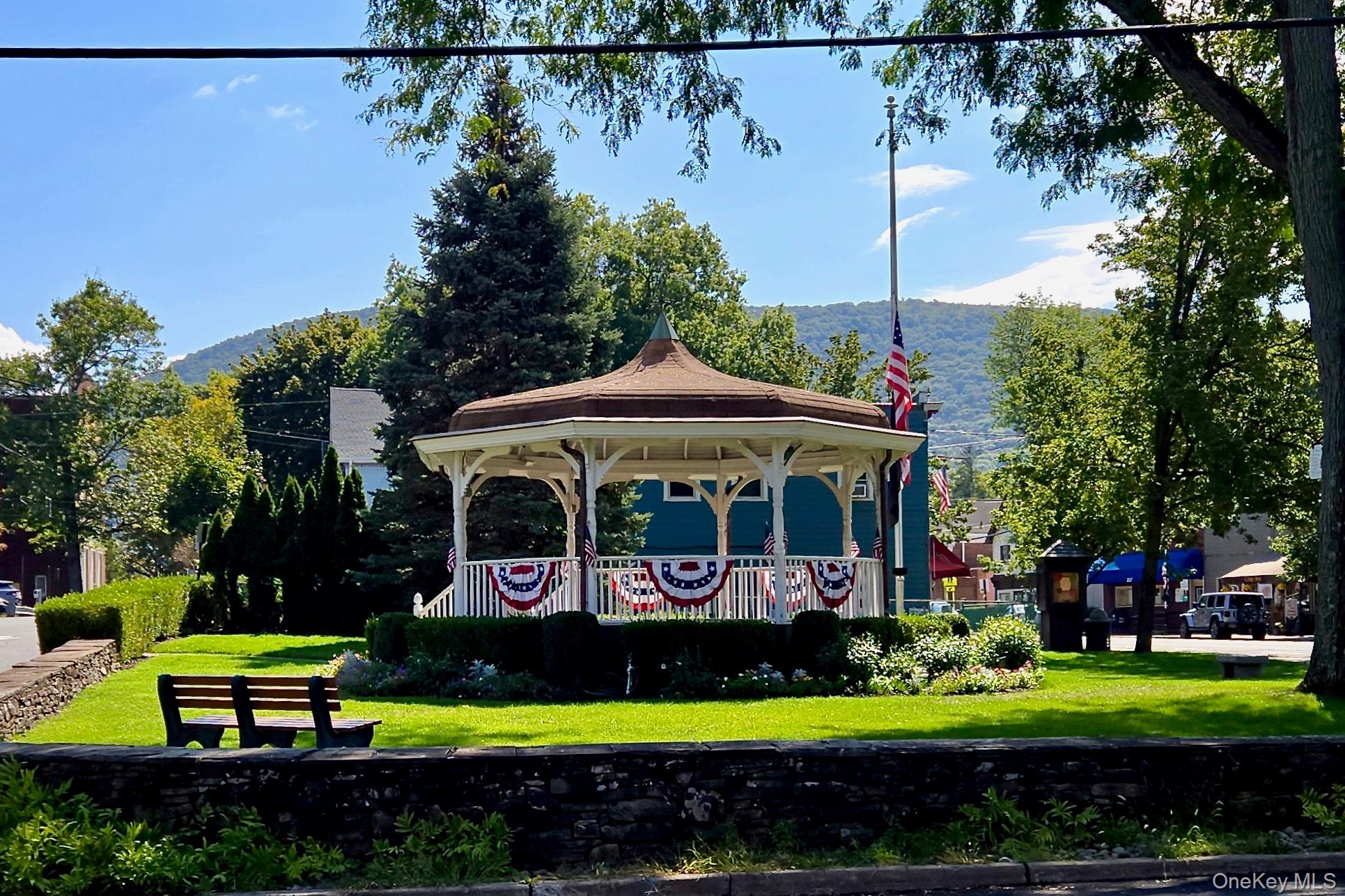 17 River Avenue, Cornwall On Hudson, NY 12520