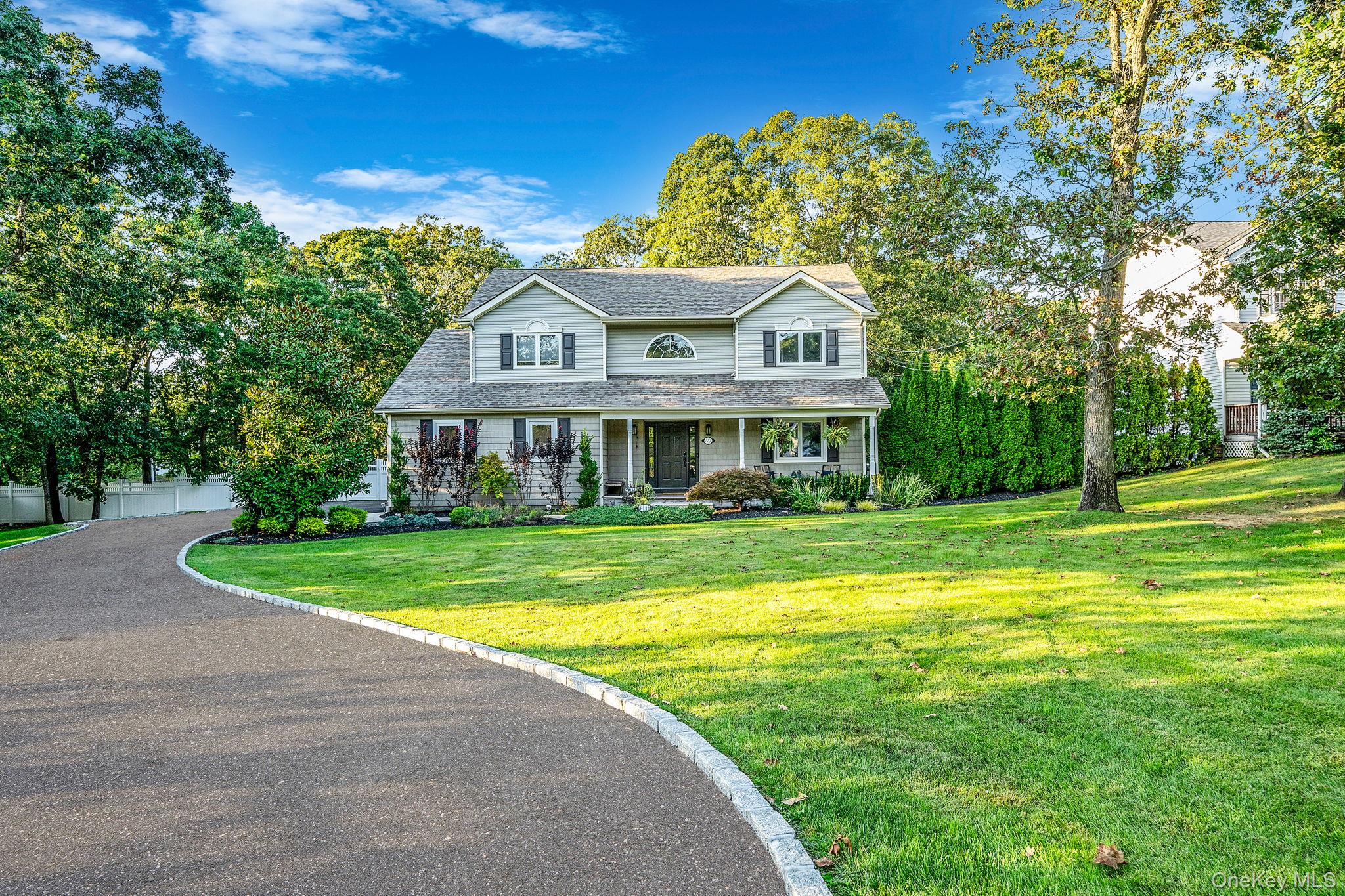 337 Peconic Avenue, Medford, NY 11763