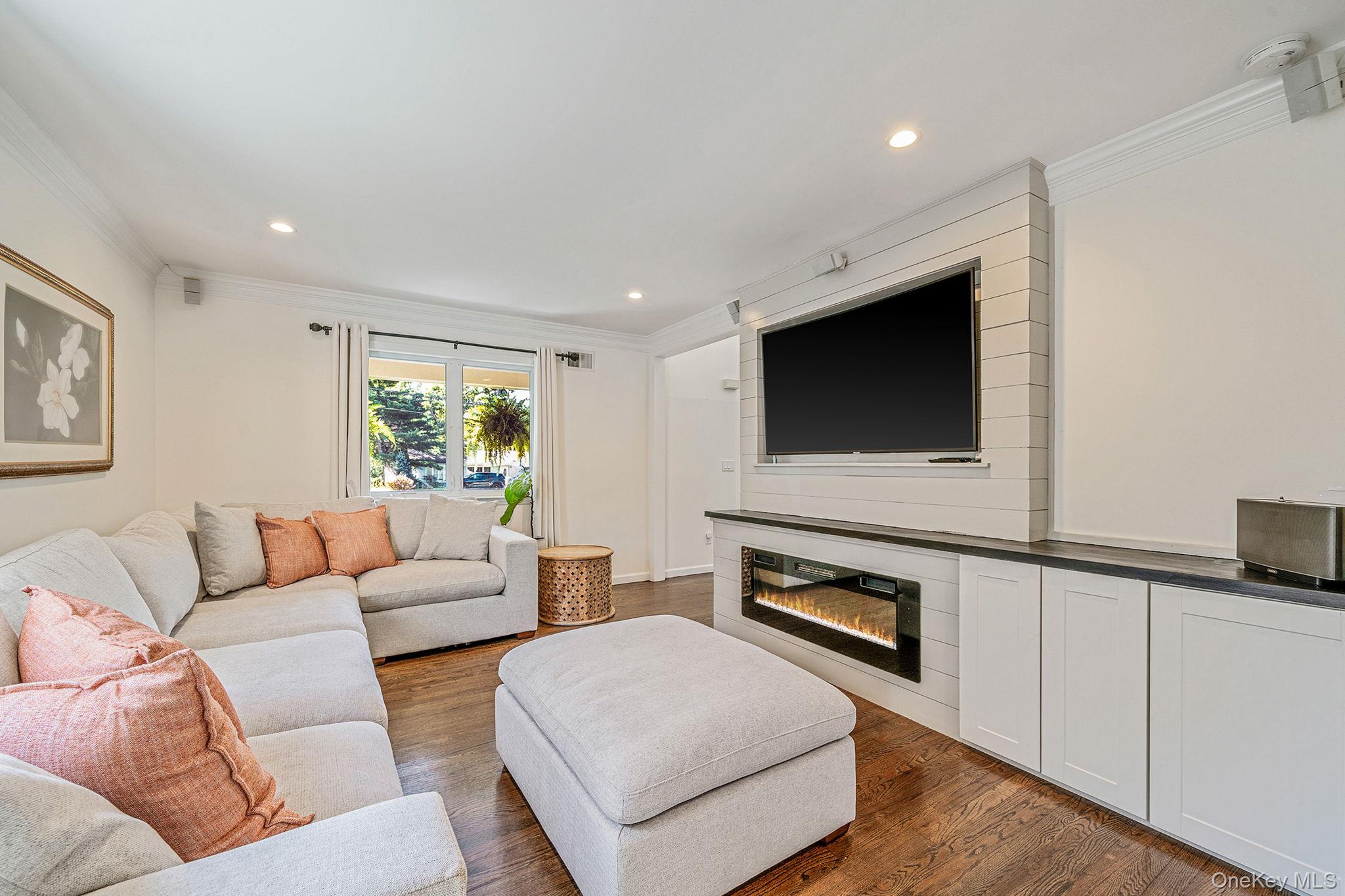 337 Peconic Avenue, Medford, NY 11763