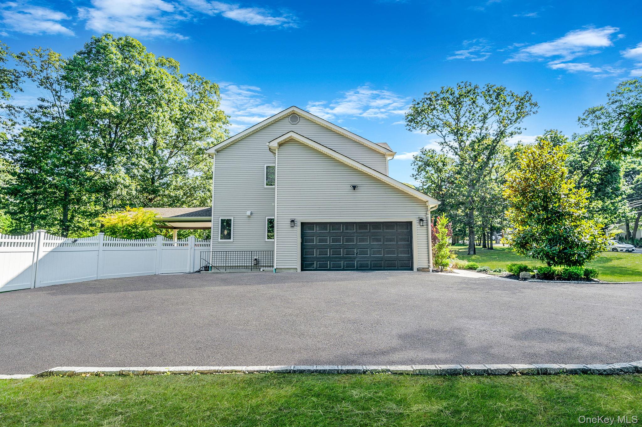 337 Peconic Avenue, Medford, NY 11763