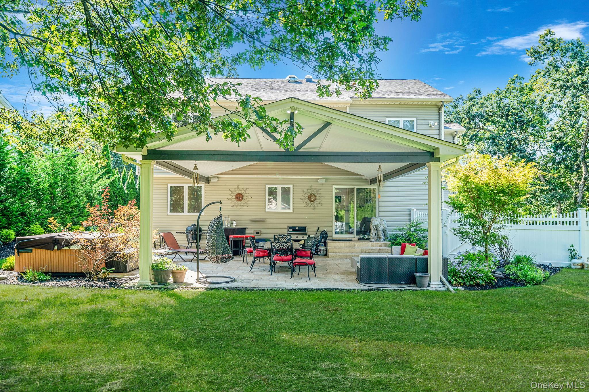 337 Peconic Avenue, Medford, NY 11763