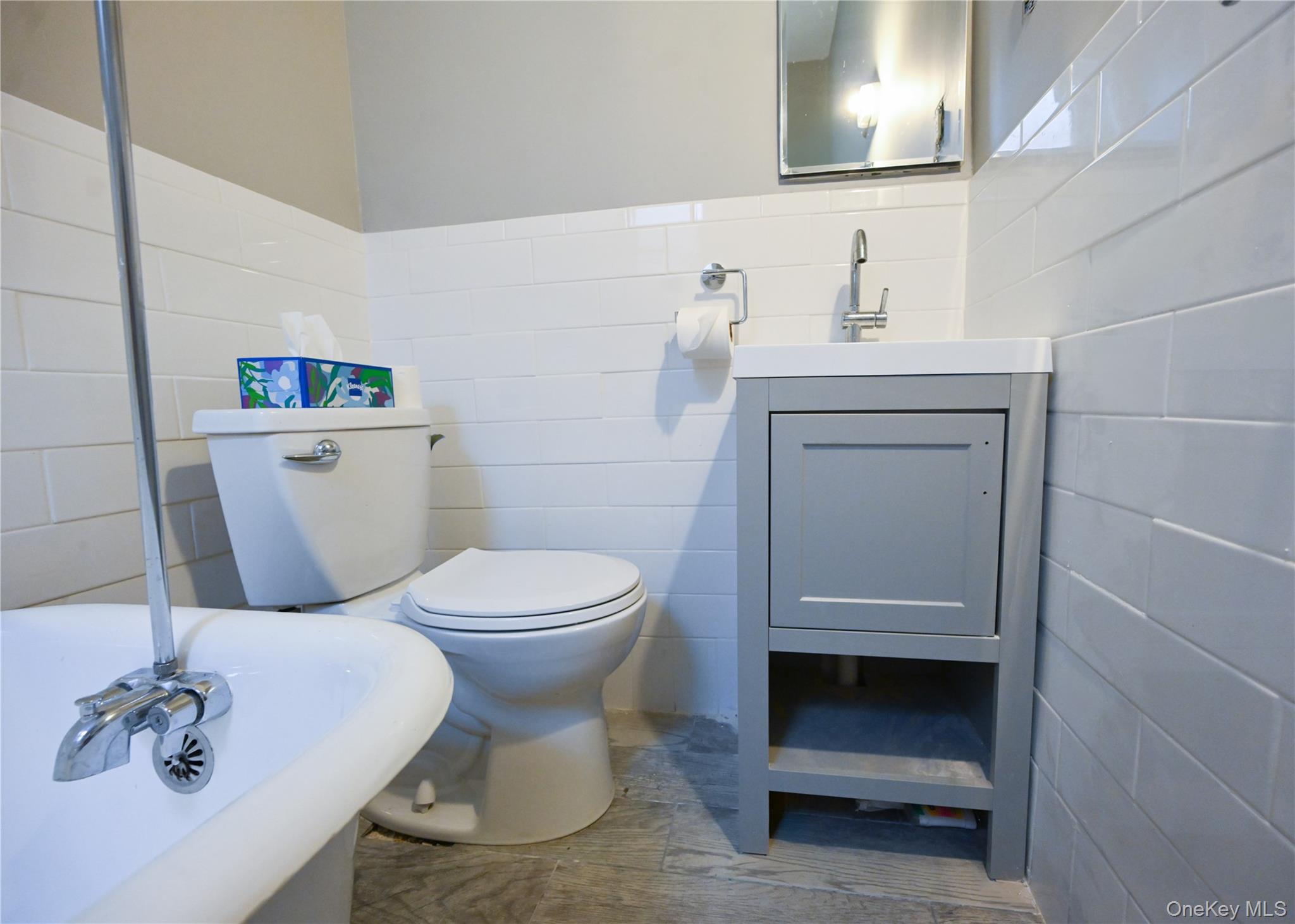 61-53 Gates Avenue, Ridgewood, NY 11385