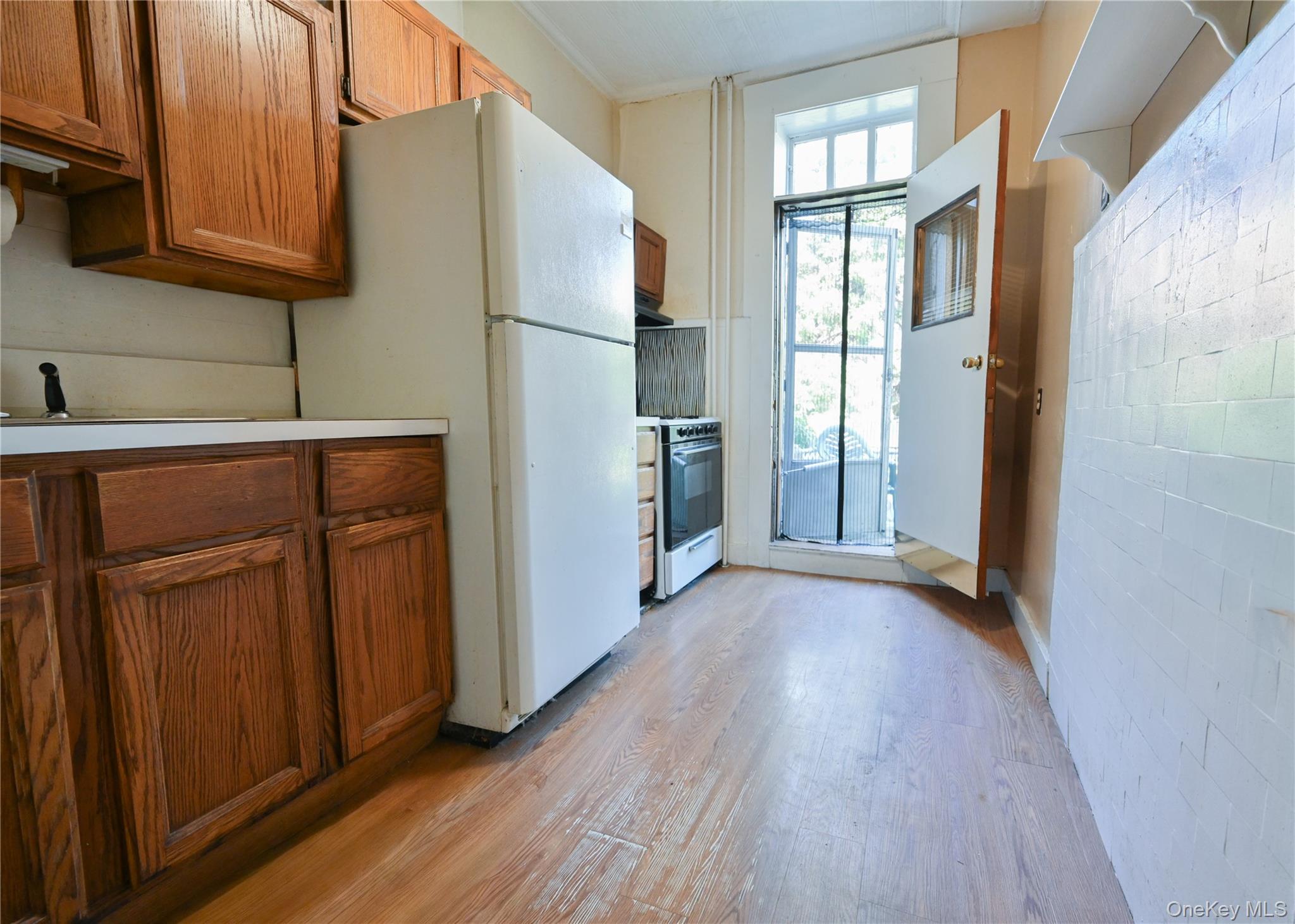 61-53 Gates Avenue, Ridgewood, NY 11385