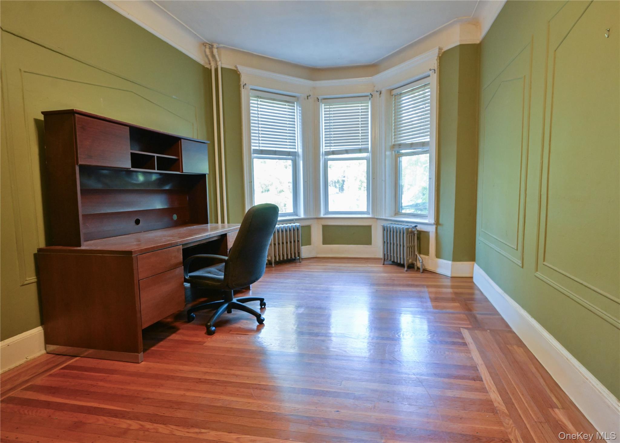 61-53 Gates Avenue, Ridgewood, NY 11385