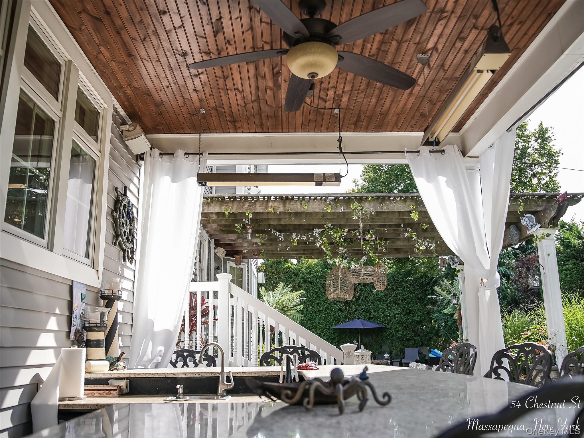 54 Chestnut Street, Massapequa, NY 11758