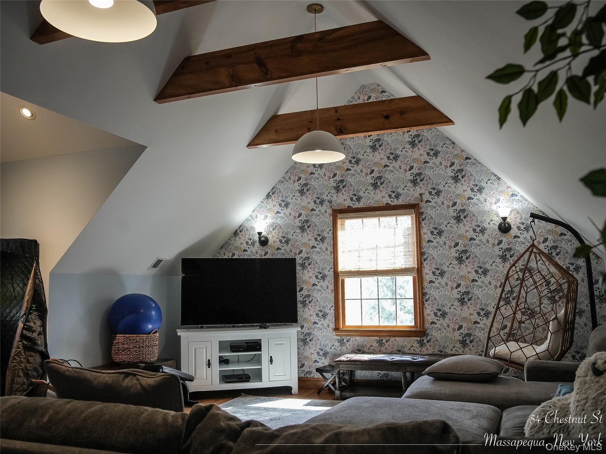 54 Chestnut Street, Massapequa, NY 11758