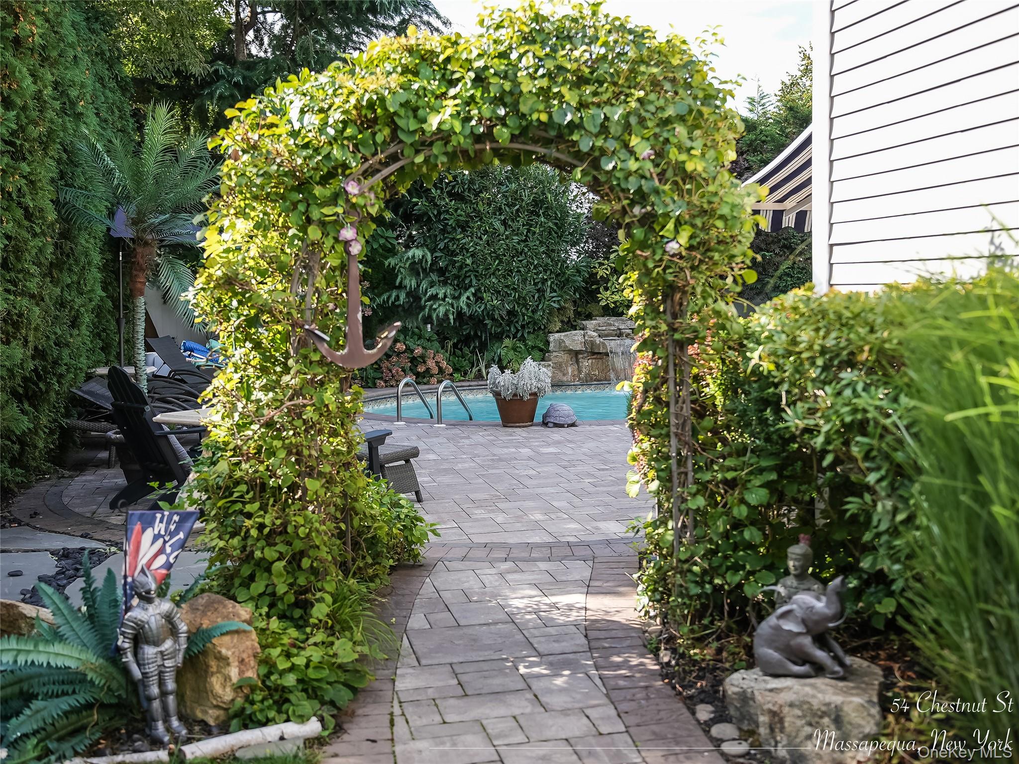 54 Chestnut Street, Massapequa, NY 11758