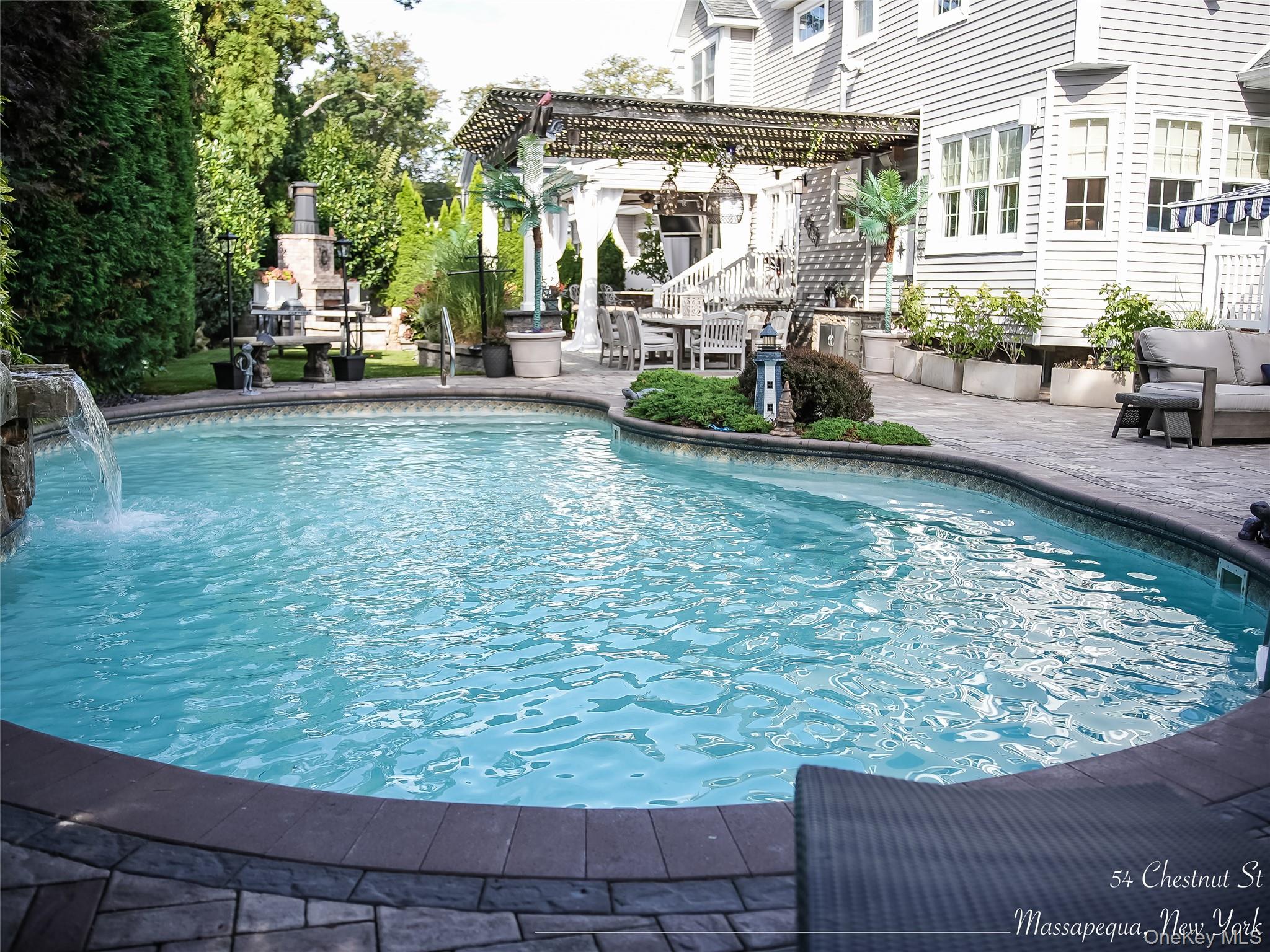 54 Chestnut Street, Massapequa, NY 11758