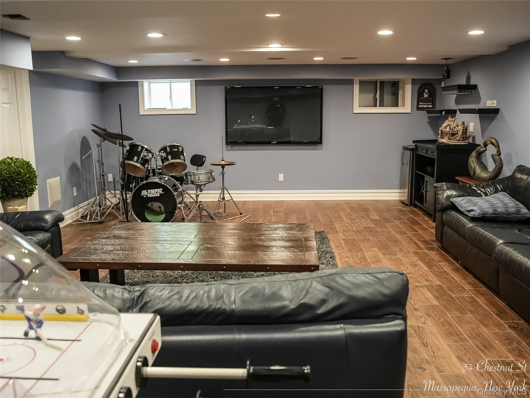 54 Chestnut Street, Massapequa, NY 11758