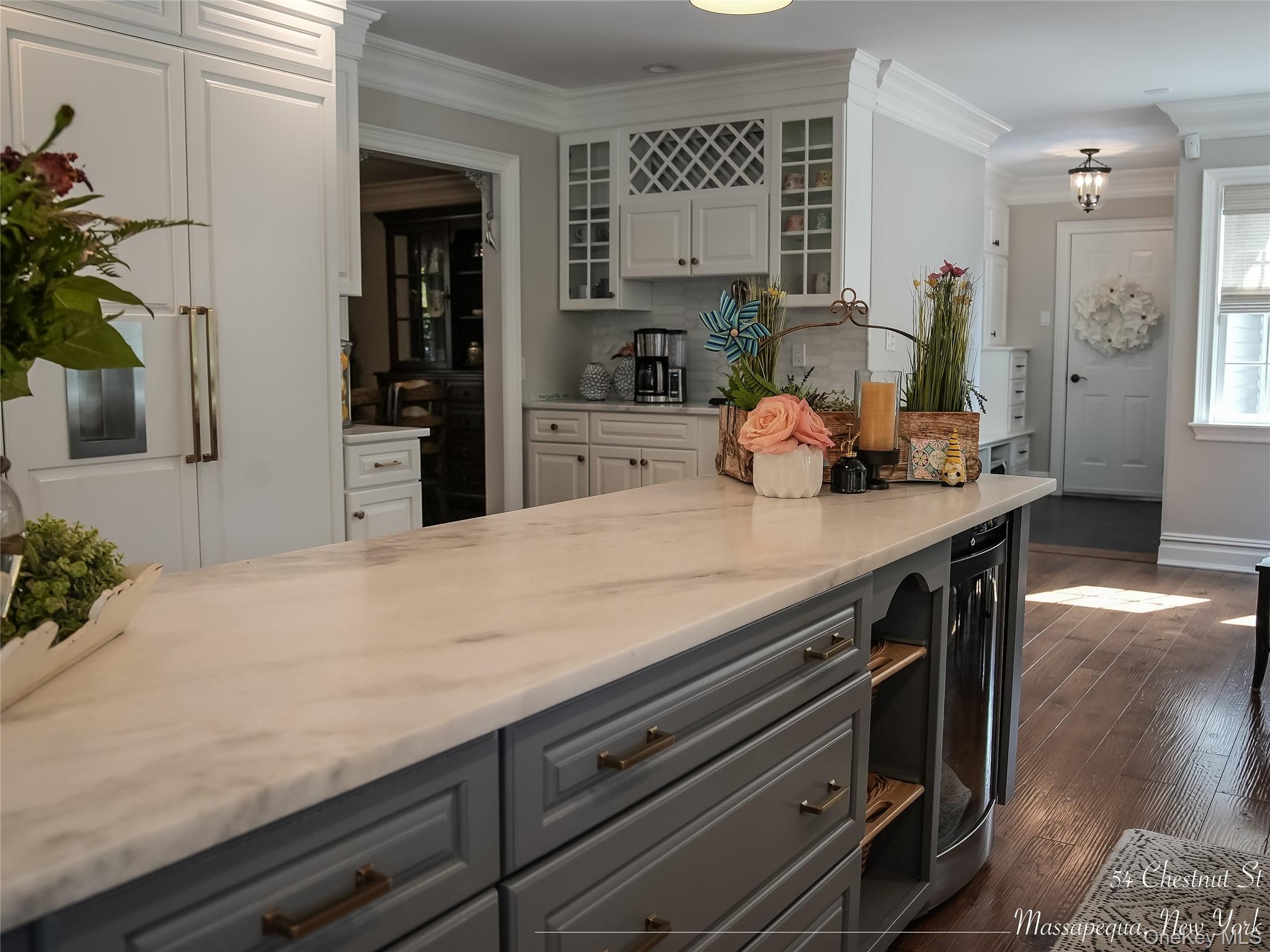 54 Chestnut Street, Massapequa, NY 11758