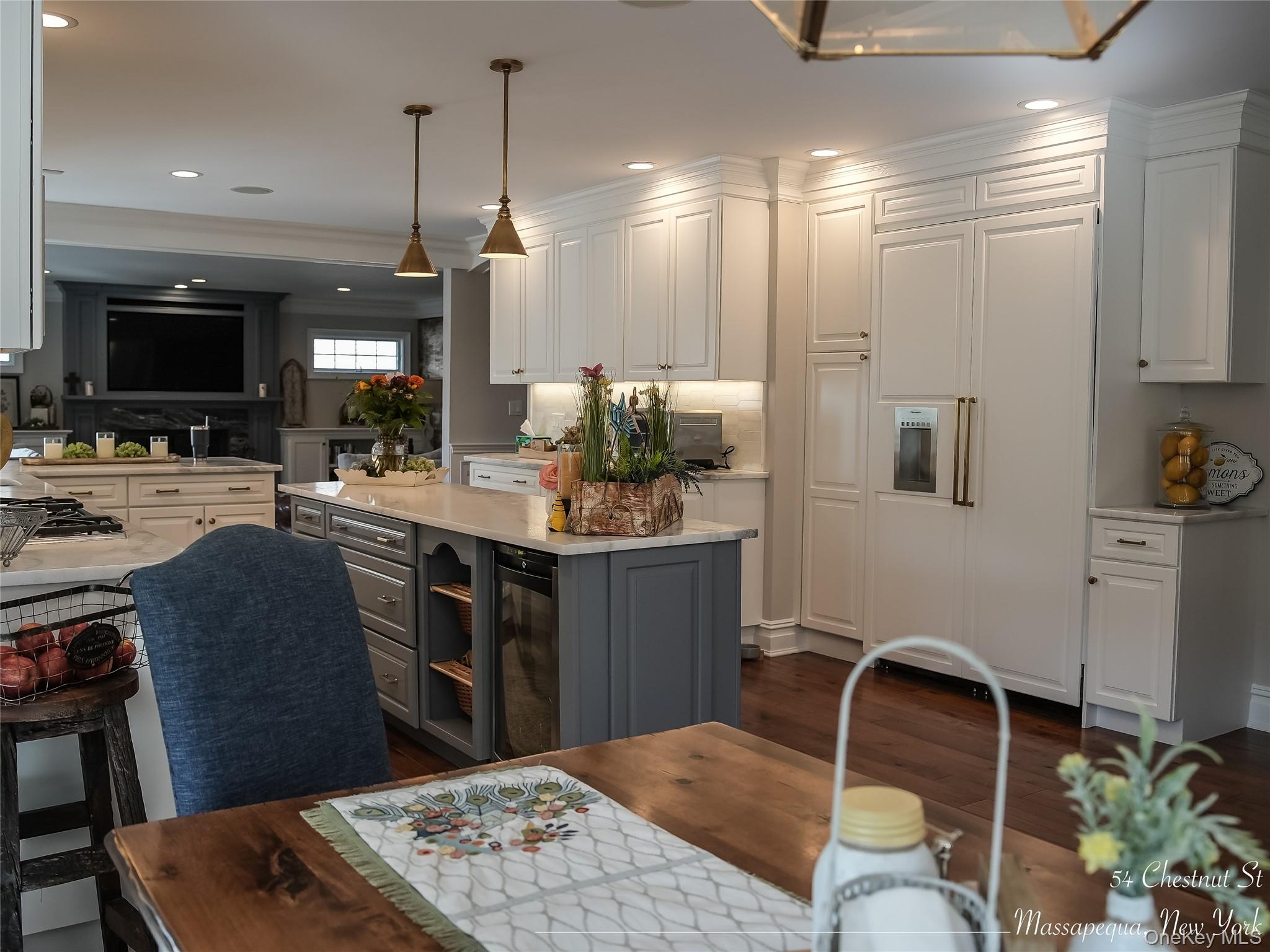 54 Chestnut Street, Massapequa, NY 11758