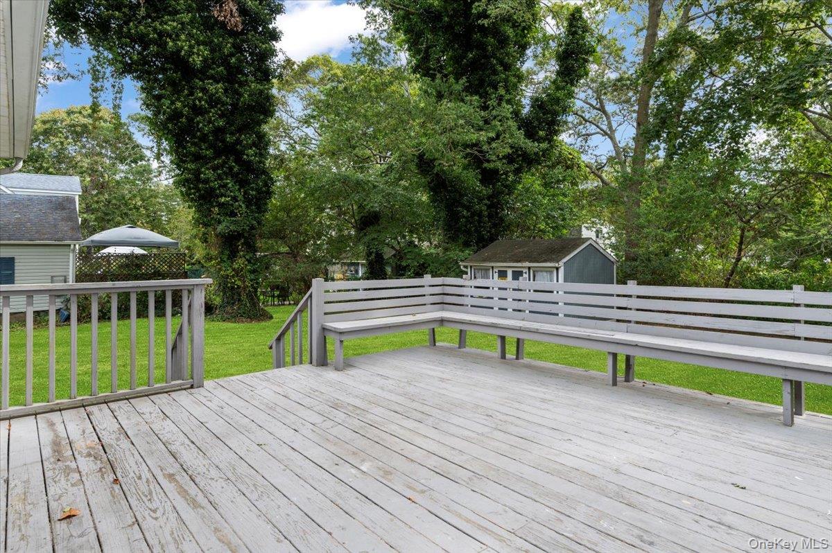 38 Barclay Road, Mastic Beach, NY 11951