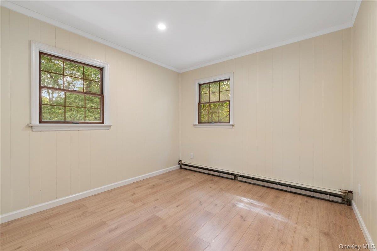 38 Barclay Road, Mastic Beach, NY 11951