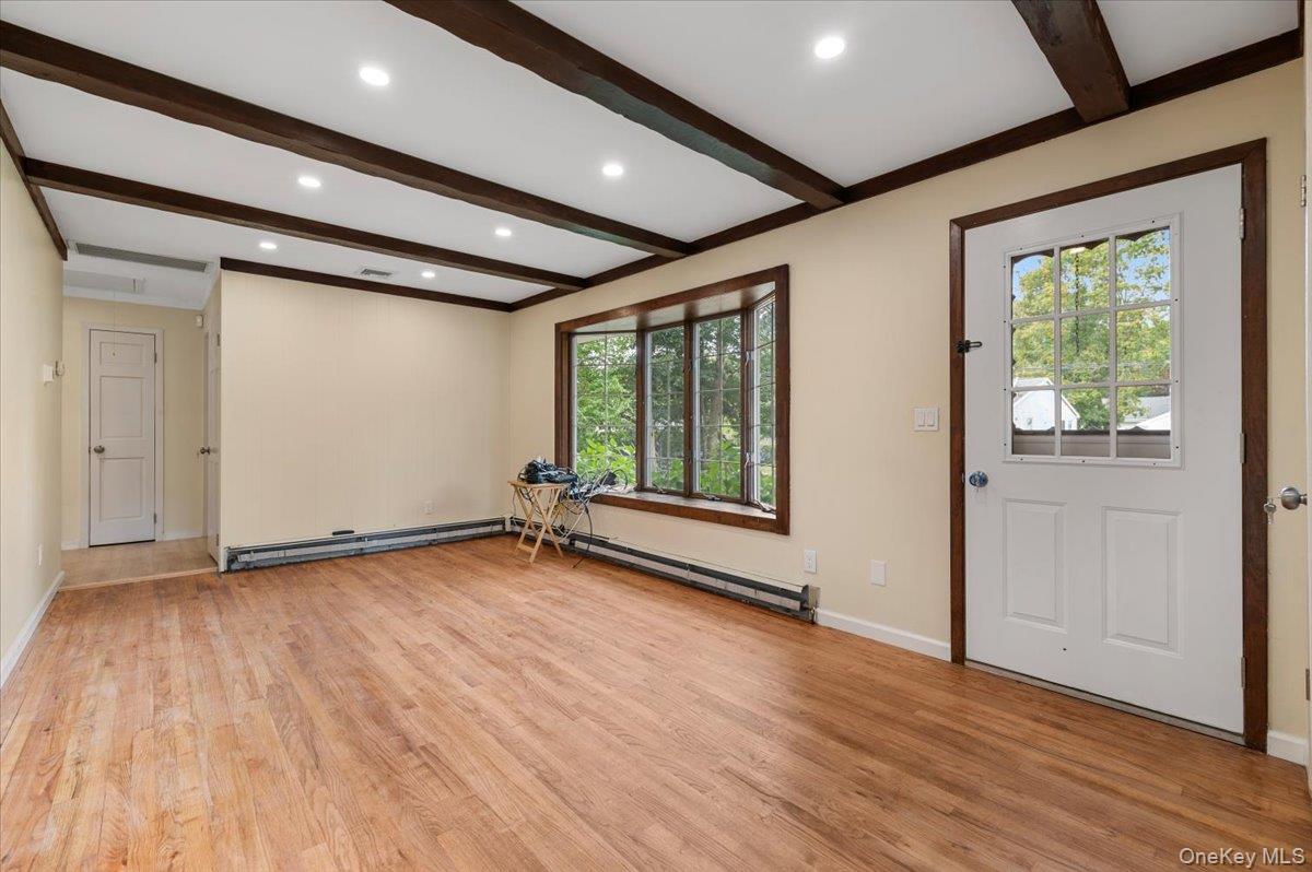 38 Barclay Road, Mastic Beach, NY 11951