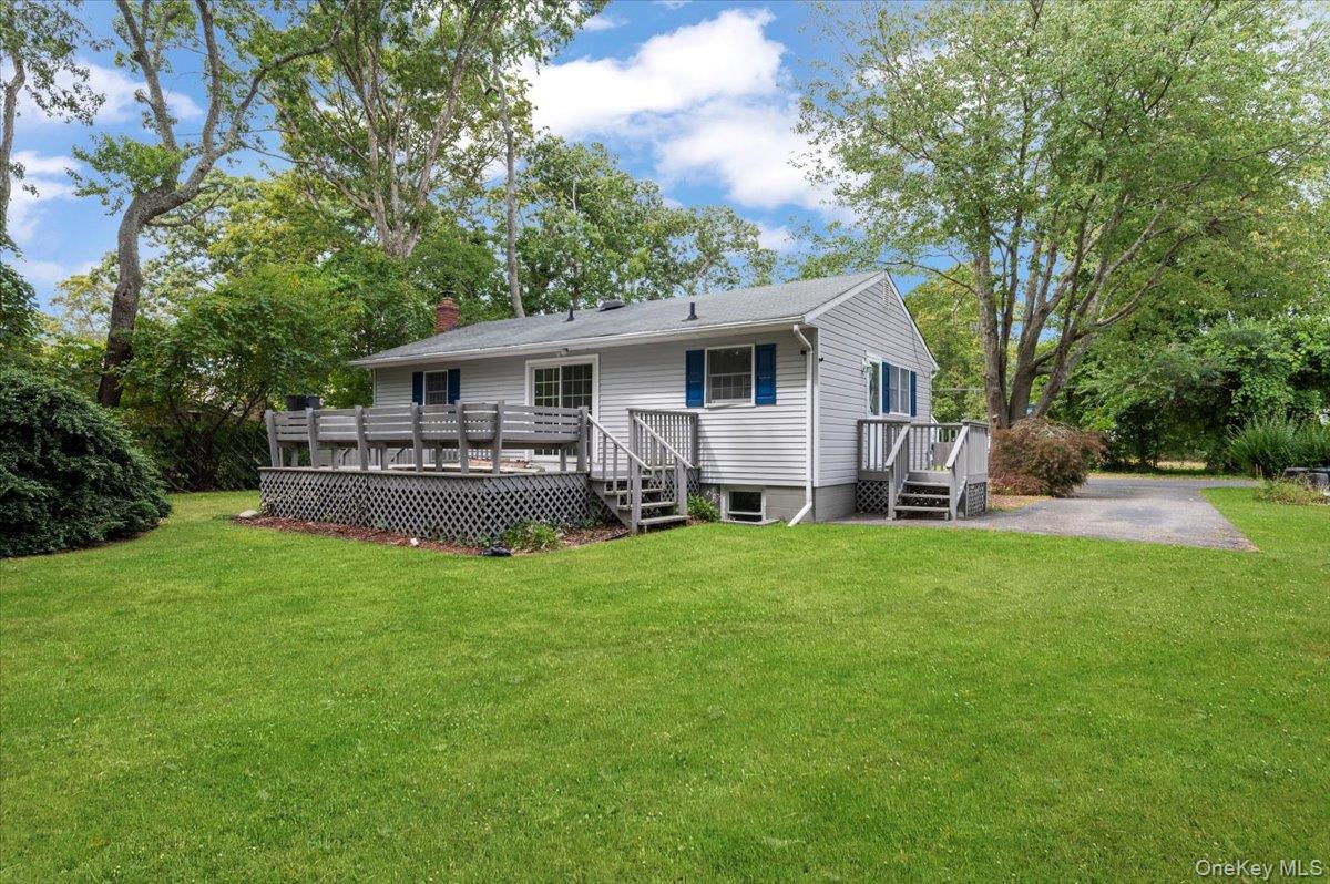 38 Barclay Road, Mastic Beach, NY 11951