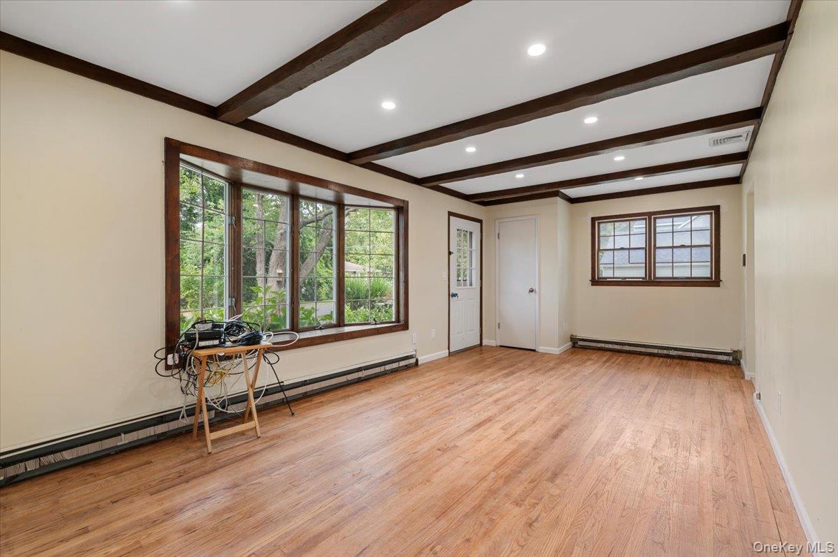 38 Barclay Road, Mastic Beach, NY 11951