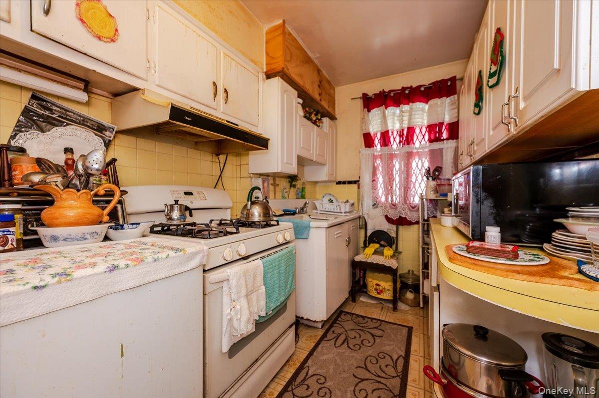 1181 Grenada Place, Bronx, NY 10466