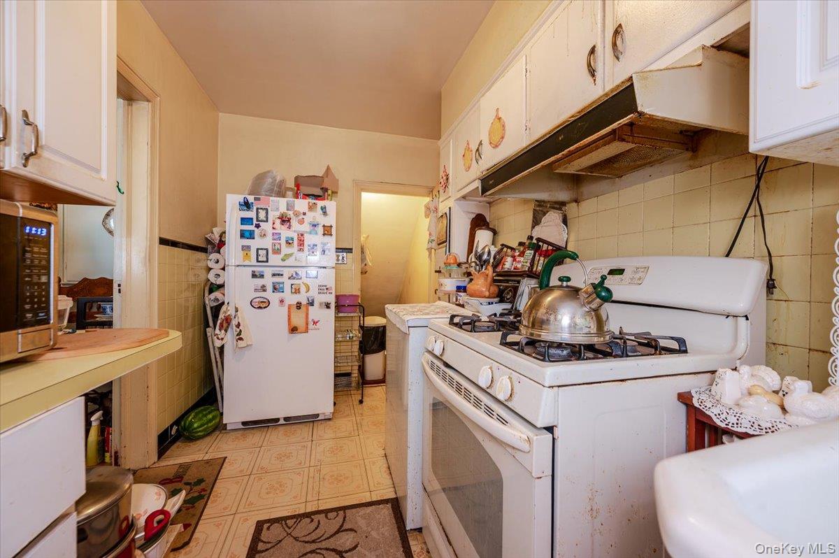 1181 Grenada Place, Bronx, NY 10466