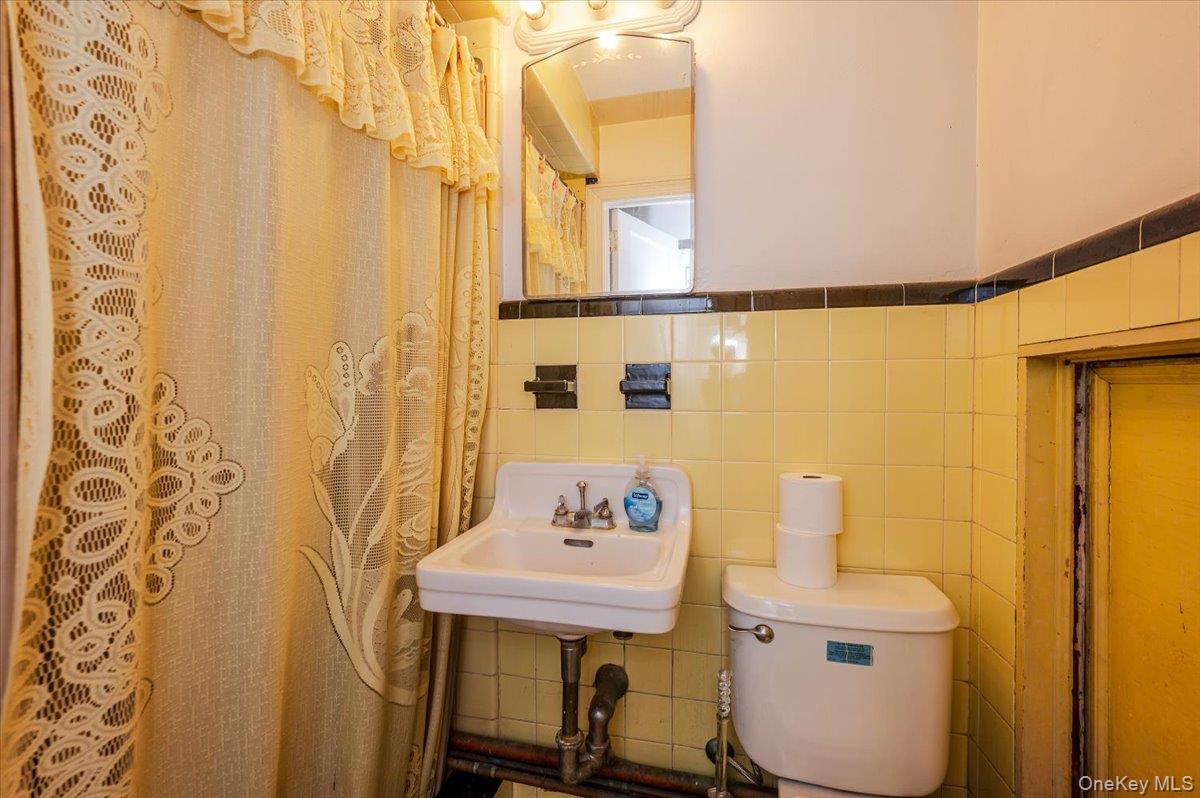 1181 Grenada Place, Bronx, NY 10466