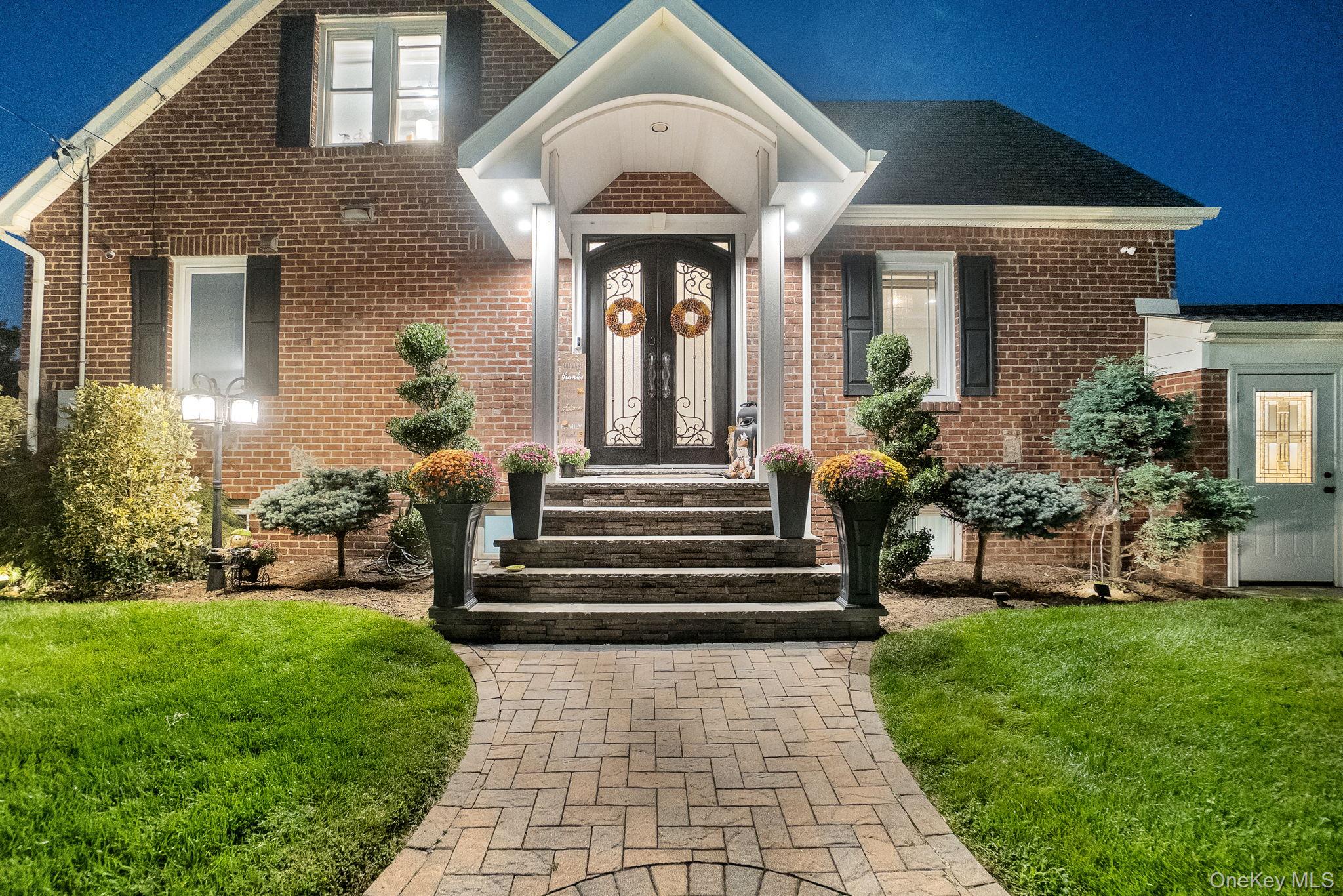 122 Hoffman Street, Valley Stream, NY 11580