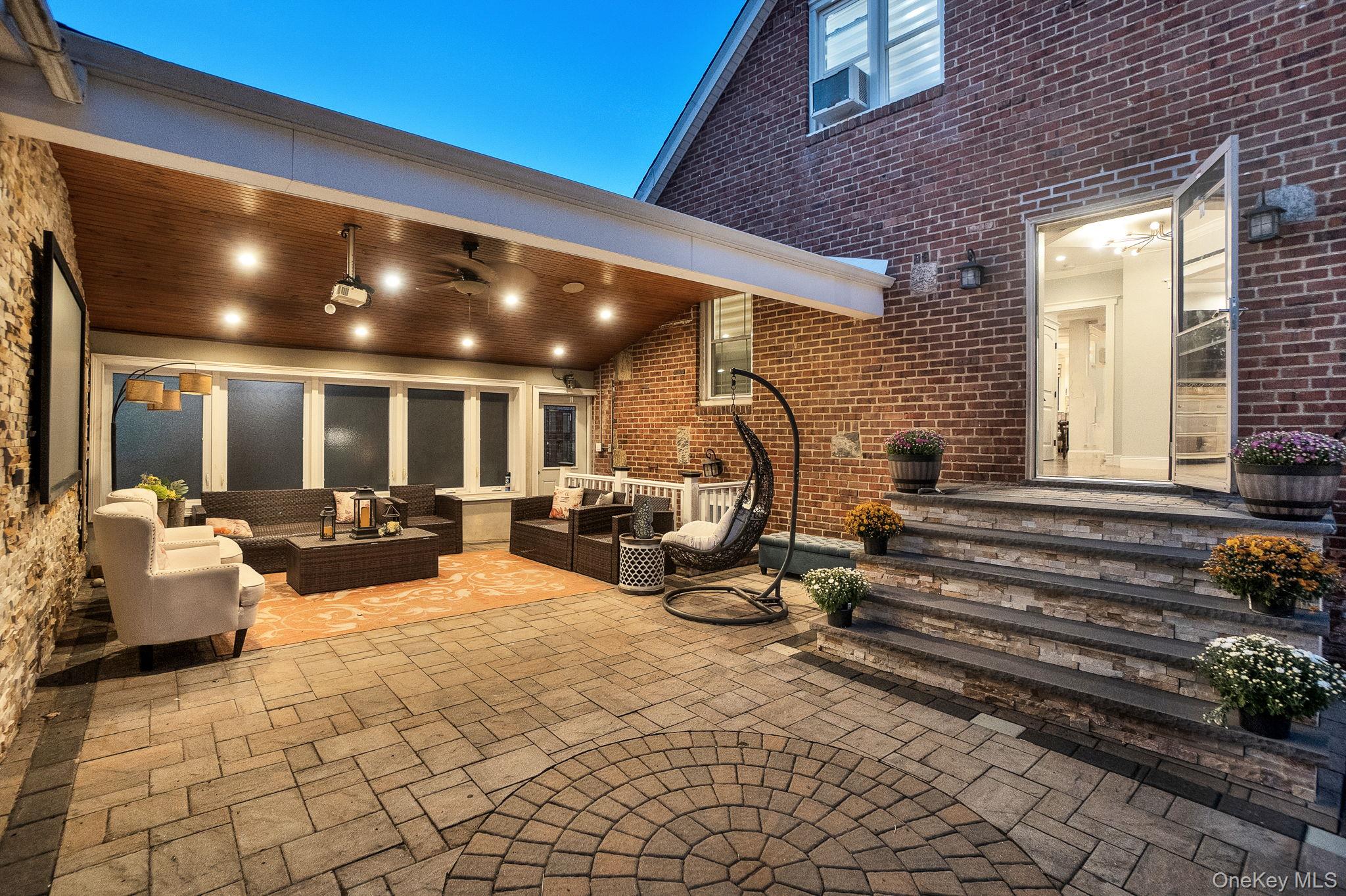 122 Hoffman Street, Valley Stream, NY 11580