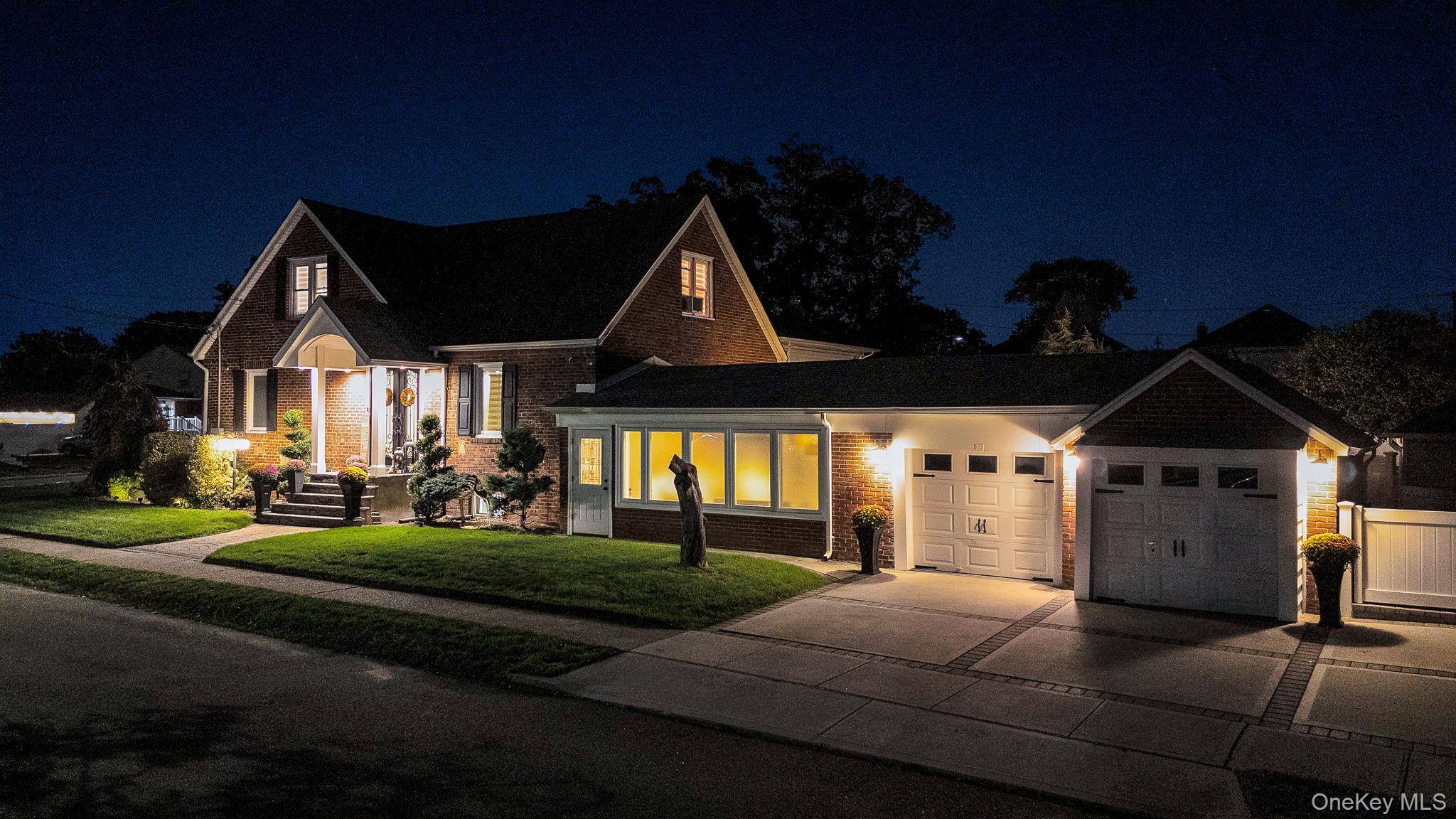 122 Hoffman Street, Valley Stream, NY 11580