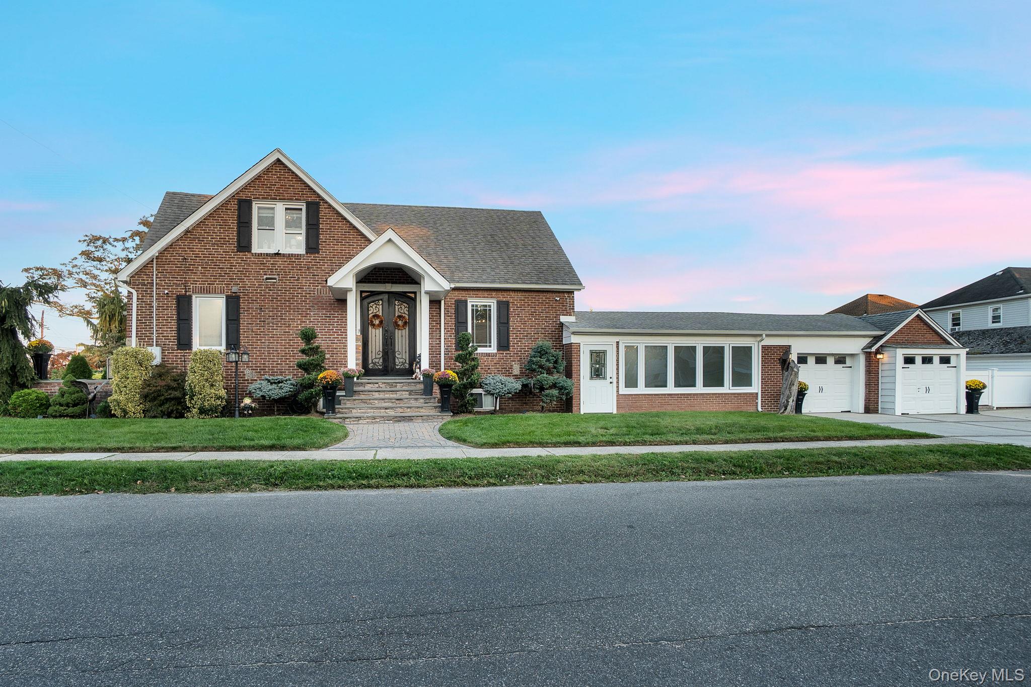 122 Hoffman Street, Valley Stream, NY 11580