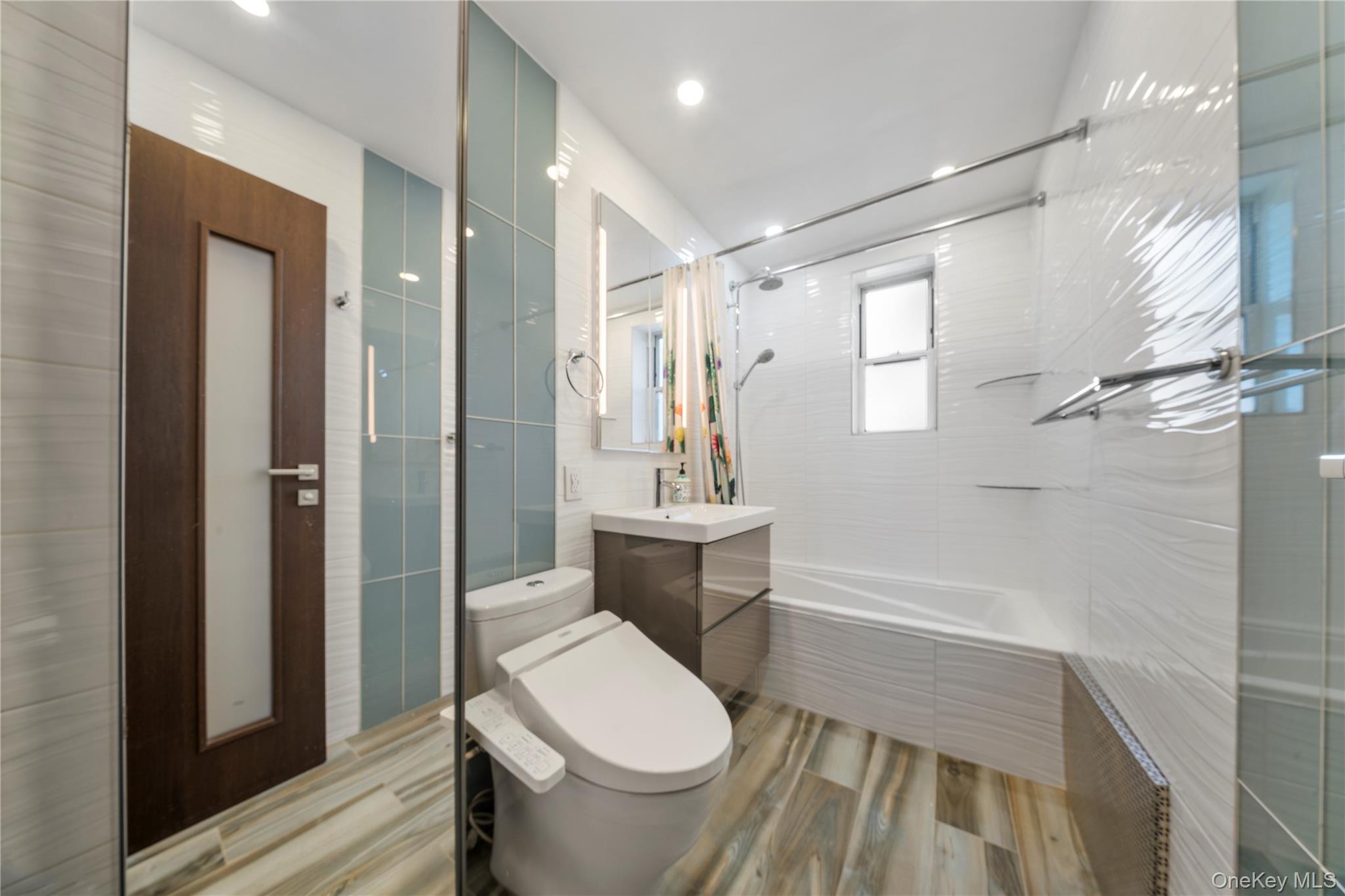 1865 211 th Street # 5E, Bayside, NY 11360