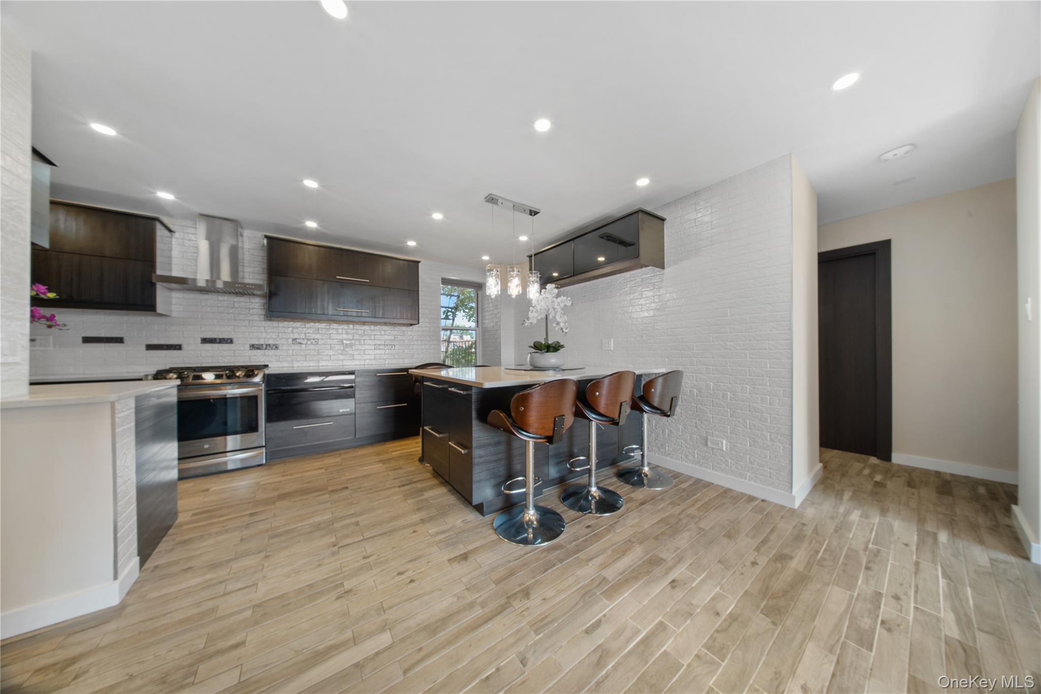 1865 211 th Street # 5E, Bayside, NY 11360