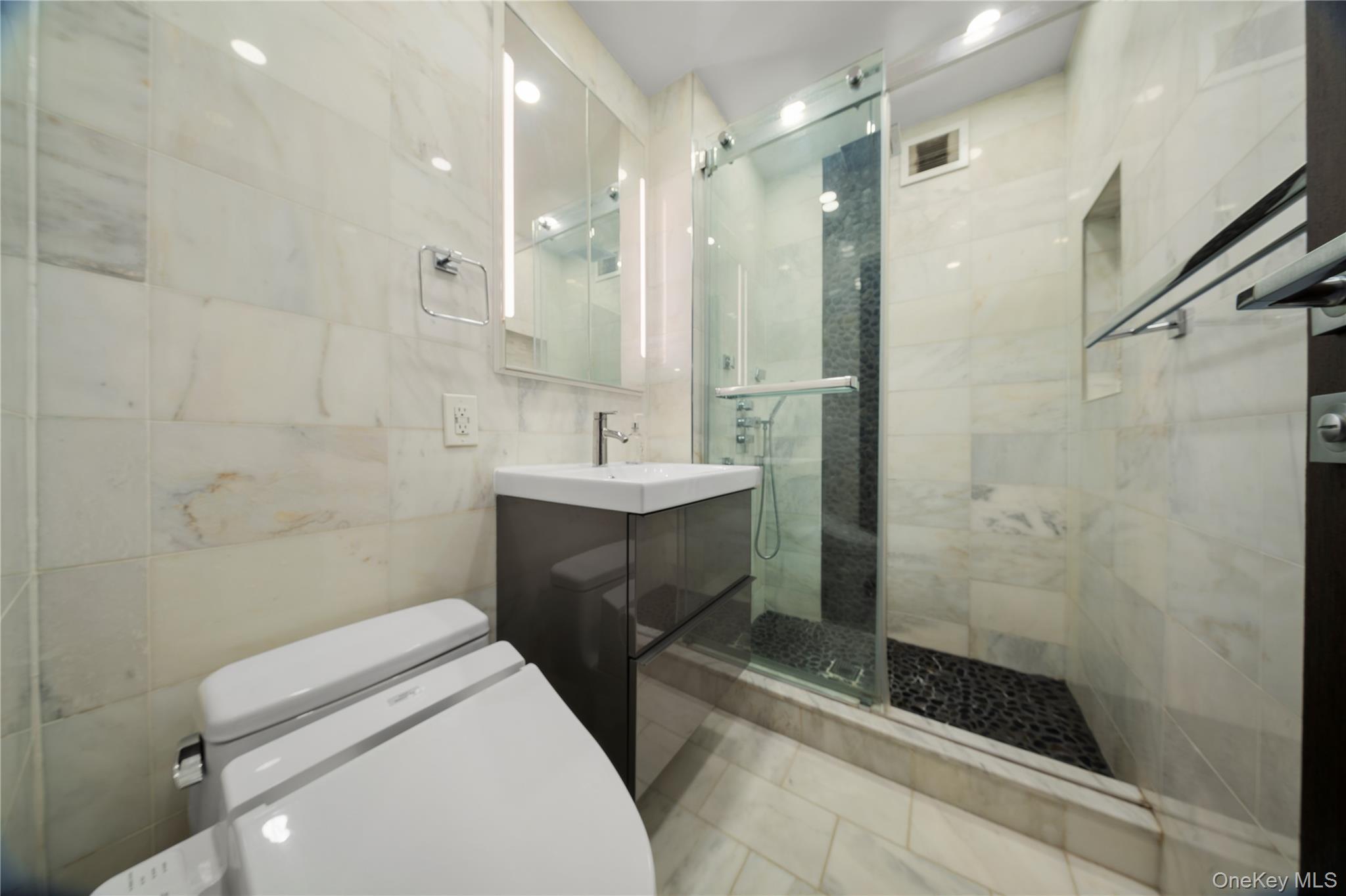 1865 211 th Street # 5E, Bayside, NY 11360