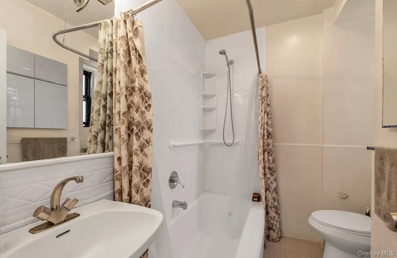 150-10 71st Avenue # 5H, Kew Garden Hills, NY 11367