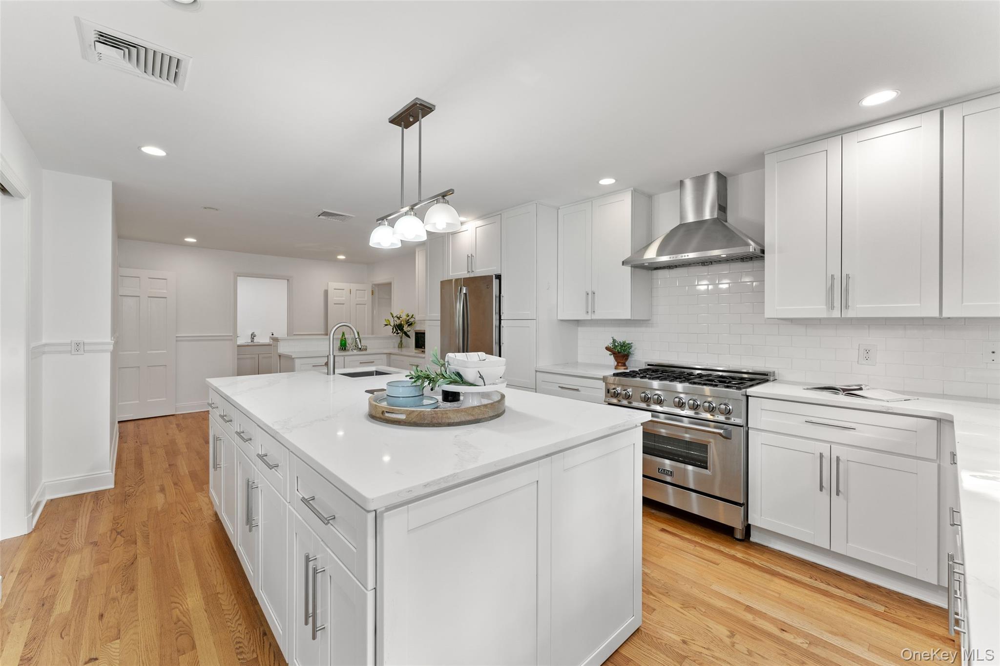 2 Locust Lane, Bronxville, NY 10708