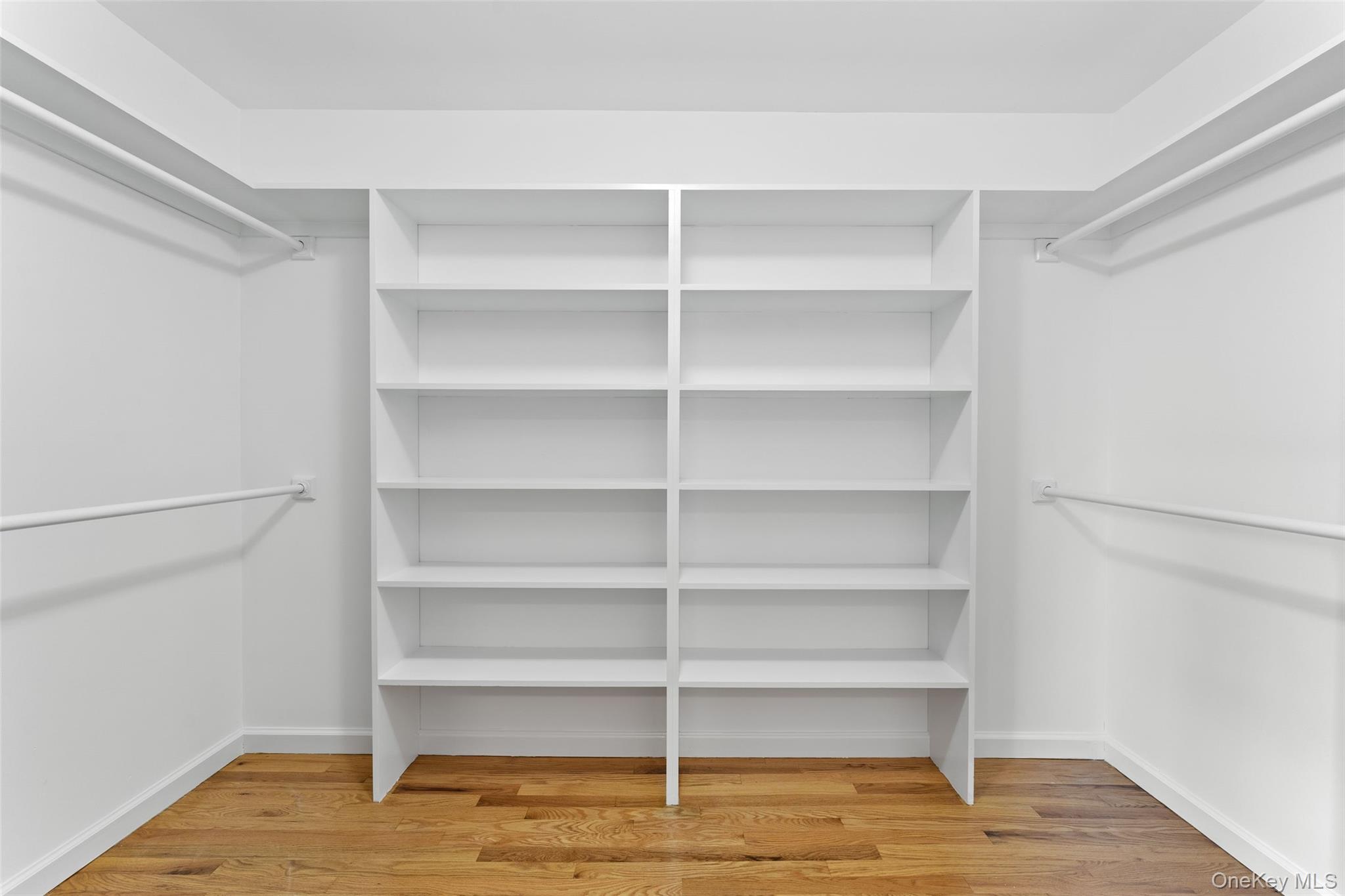 2 Locust Lane, Bronxville, NY 10708