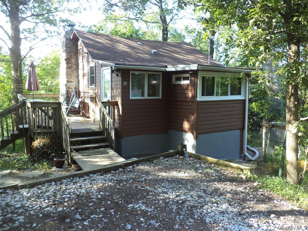 20 Oakwood Trail N, Monroe, NY 10950